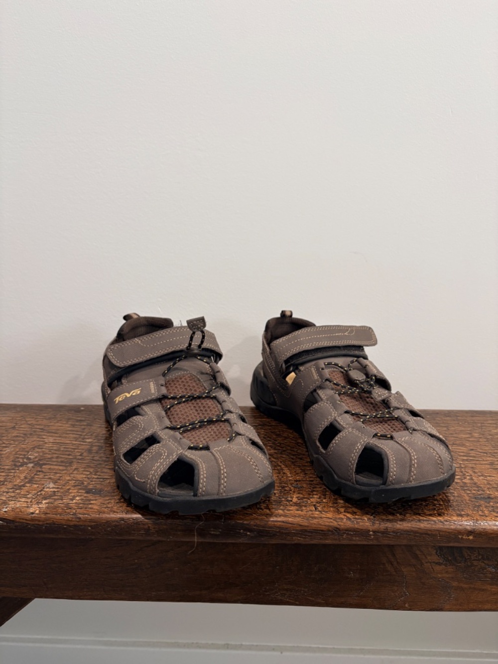 Teva Forebay Men's Brown Closed Toe Fisherman Hiking Sport Sandals Size 8